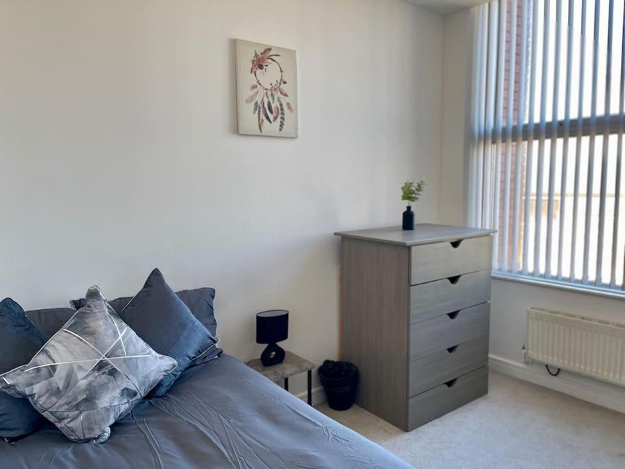 Apartment 2 Bedroom Flat In Town Center *