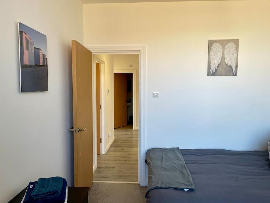 Apartment 2 Bedroom Flat In Town Center
