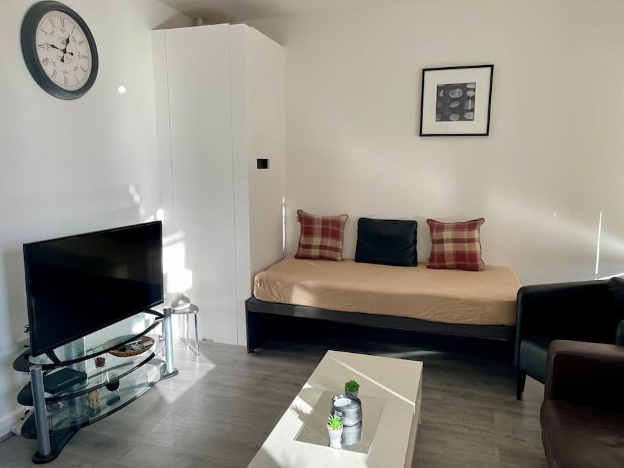 2 Bedroom Flat In Town Center Wellingborough