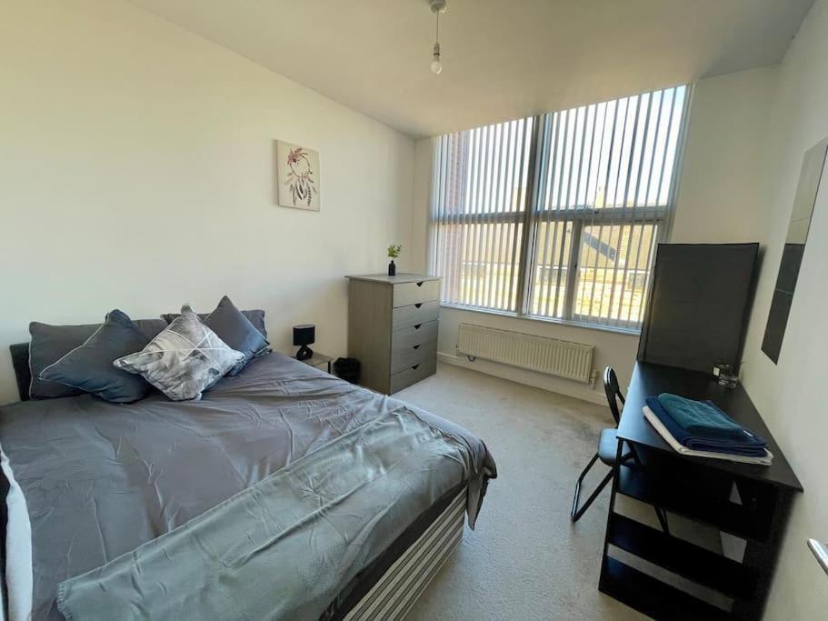 2 Bedroom Flat In Town Center * Wellingborough