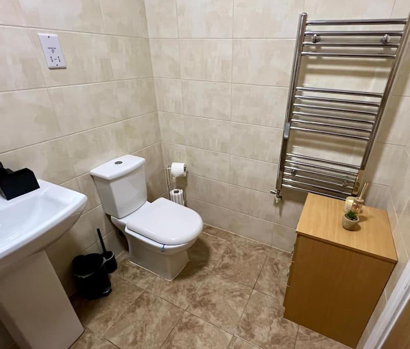 2 Bedroom Flat In Town Center